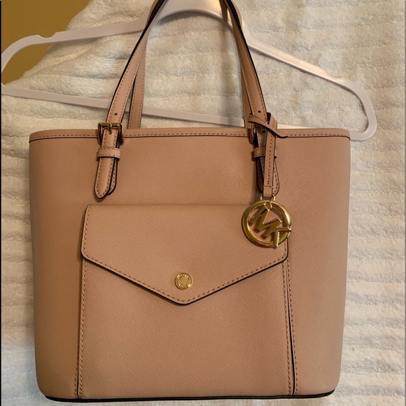 MICHAEL Michael Kors Handbags - 🌺MK Beautiful Tote🌺